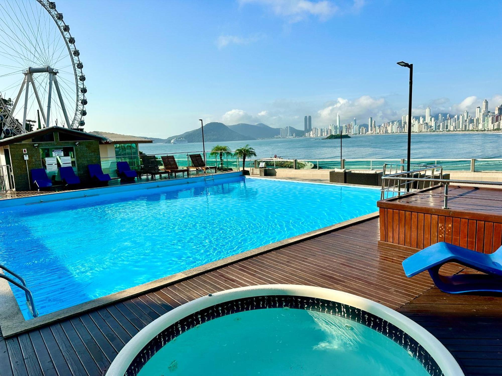 Roda Gigante, Garagem E Piscina Balneario Camboriu Exterior photo