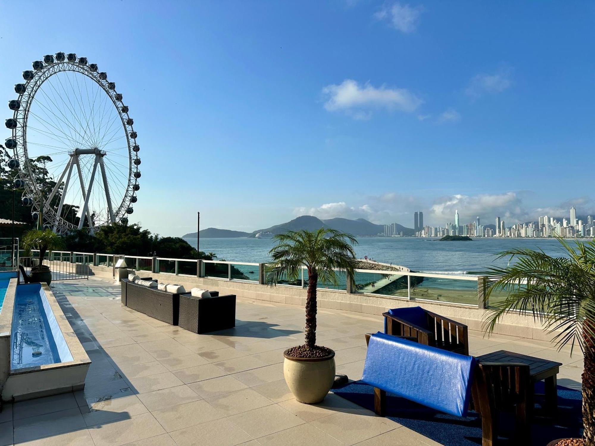 Roda Gigante, Garagem E Piscina Balneario Camboriu Exterior photo