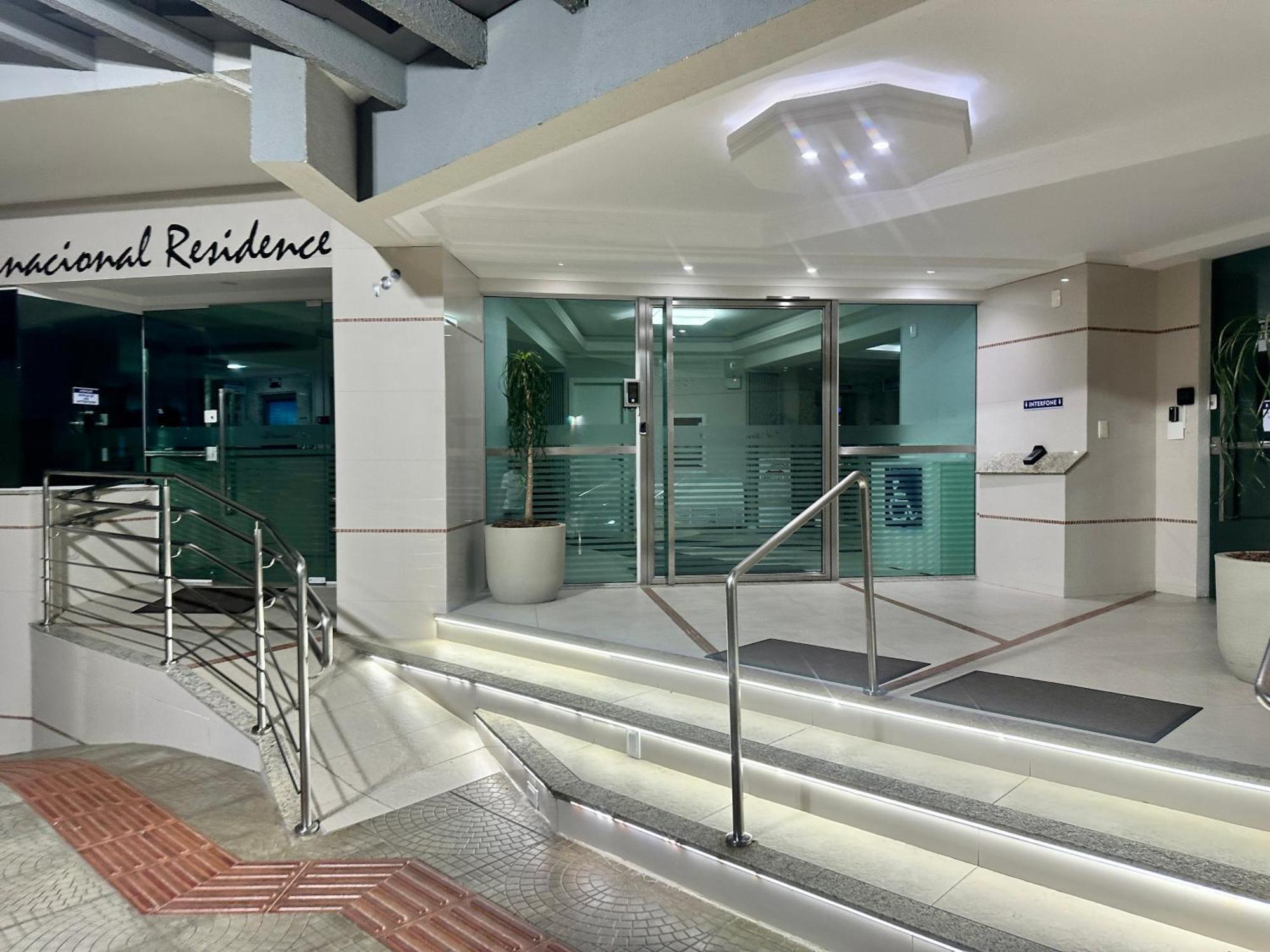 Roda Gigante, Garagem E Piscina Balneario Camboriu Exterior photo