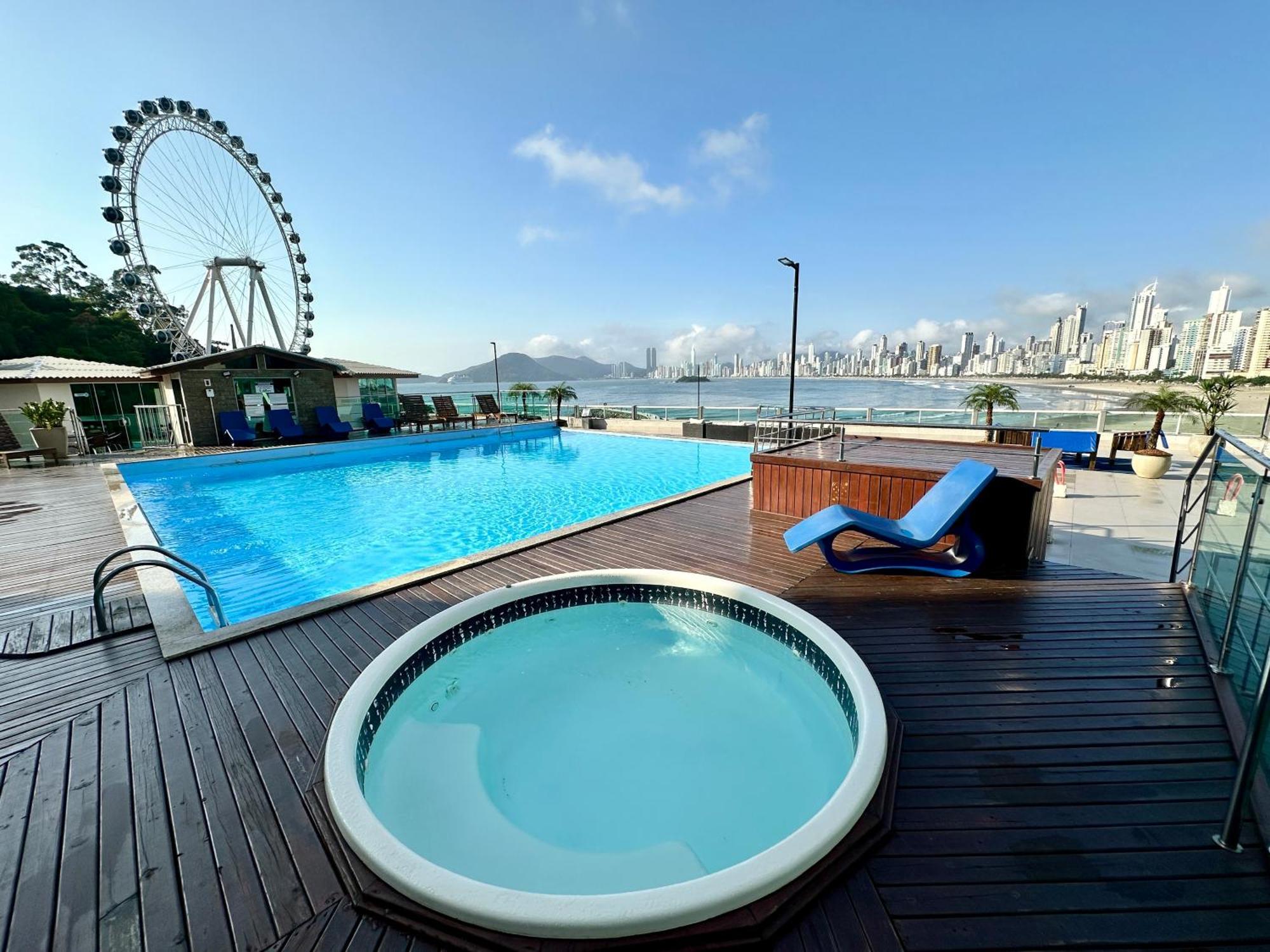 Roda Gigante, Garagem E Piscina Balneario Camboriu Exterior photo